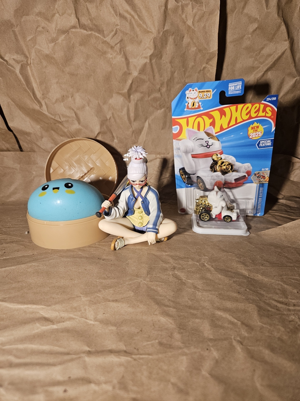 Mattel Hot Wheels White and Gold Lucky Cat Mini Car